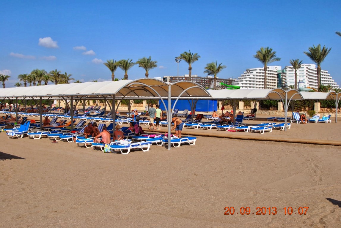 imagini hotel TITANIC LARA